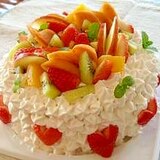 ベジタリアンのフルーツいっぱいデコレーションケーキ